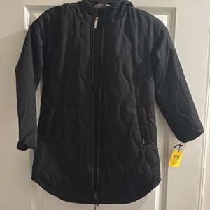 Brand new with tags. Mondetta Kids quilted jacket in black. .